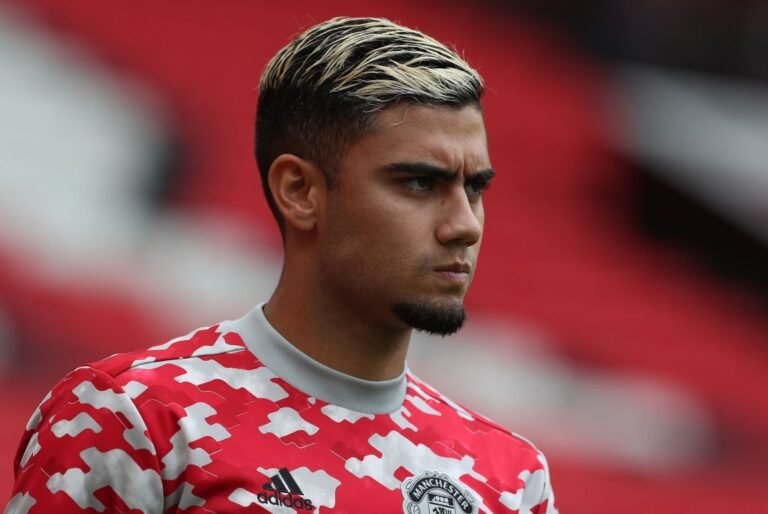 Próximo de acerto com Flamengo, Andreas Pereira tem cachorro chamado Zico