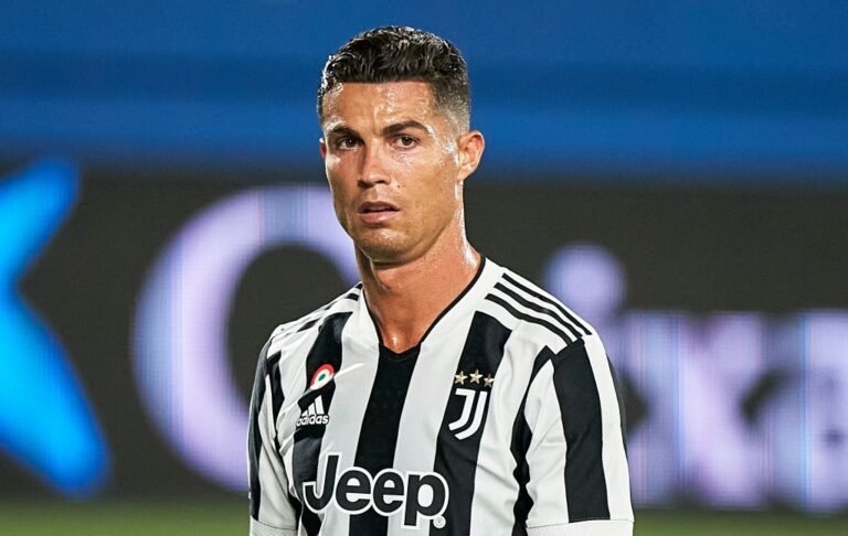 PSG aceita negociar Mbappé com Real Madrid e vai atrás de Cristiano Ronaldo