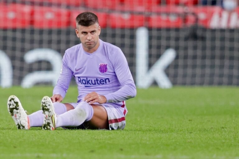 Piqué sofre lesão na panturrilha e pode desfalcar o Barcelona nos próximos jogos