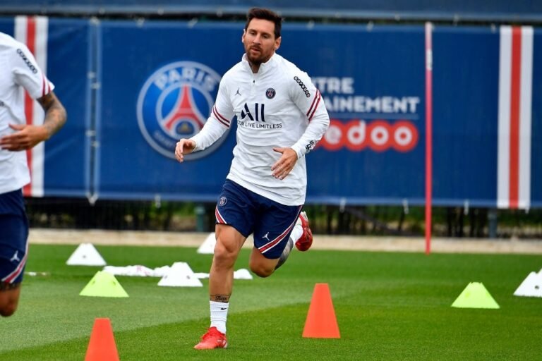 Messi quer jogar antes da Data Fifa e vai estrear pelo PSG no domingo, diz jornal