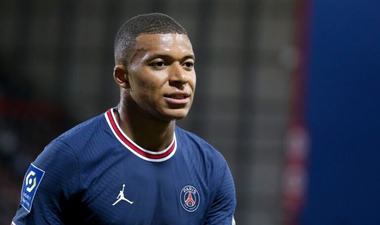 PSG terá que pagar valor milionário ao Mônaco caso venda Mbappé
