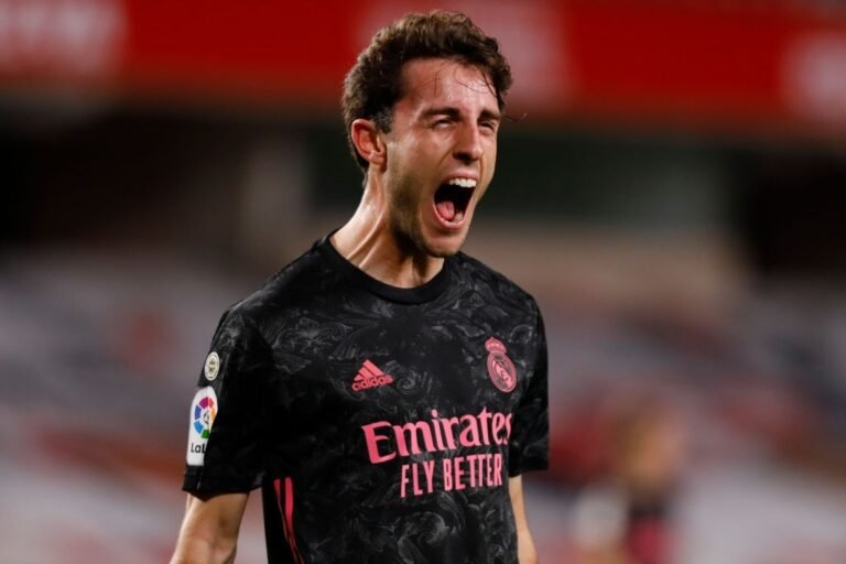 Real Madrid acerta empréstimo de Odriozola para Fiorentina