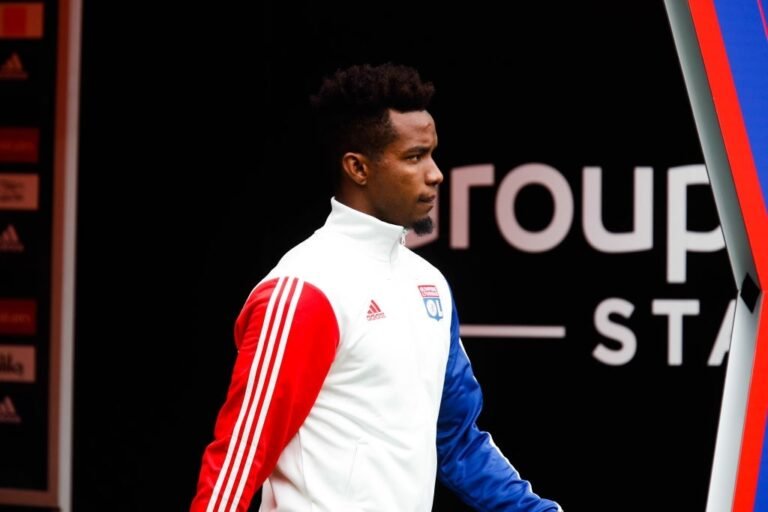 Depois de Kenedy, Flamengo fecha contratação de Thiago Mendes, diz jornalista