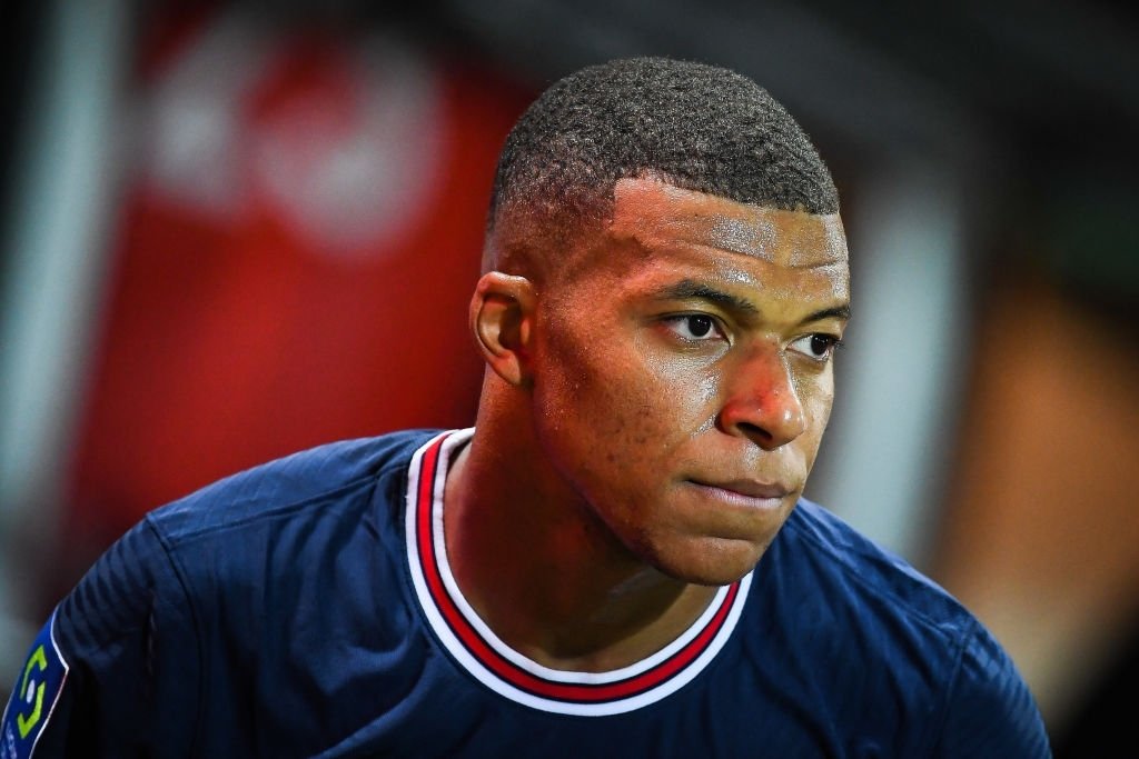 Manchester United entra na briga com Real Madrid pela contratação de Mbappé