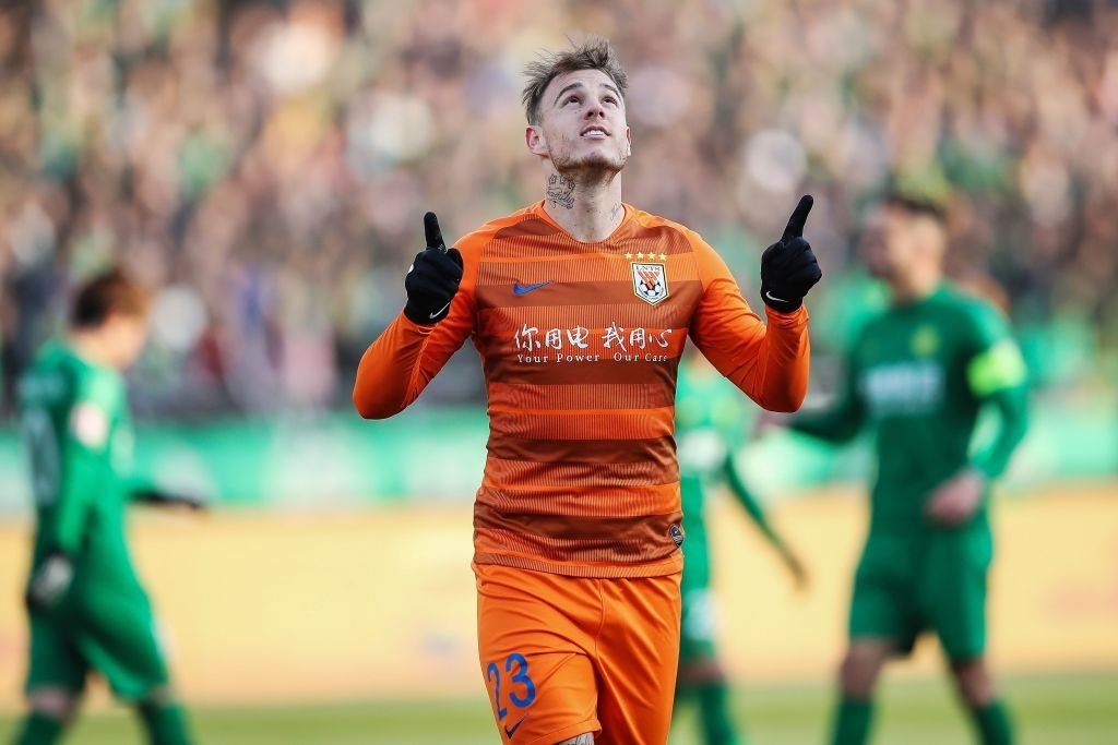 Roger Guedes apaga fotos com a camisa do Palmeiras e aumenta rumores sobre ida ao Corinthians