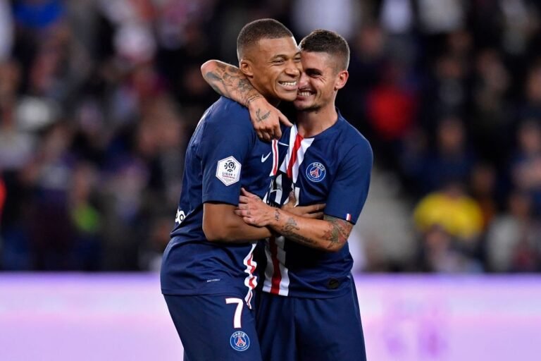 Verratti comenta sobre possível saída Mbappé: “Tem que acertar com o clube”