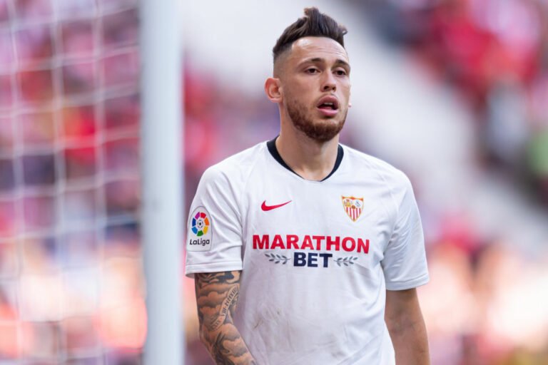 Liverpool analisa três nomes para o setor de ataque