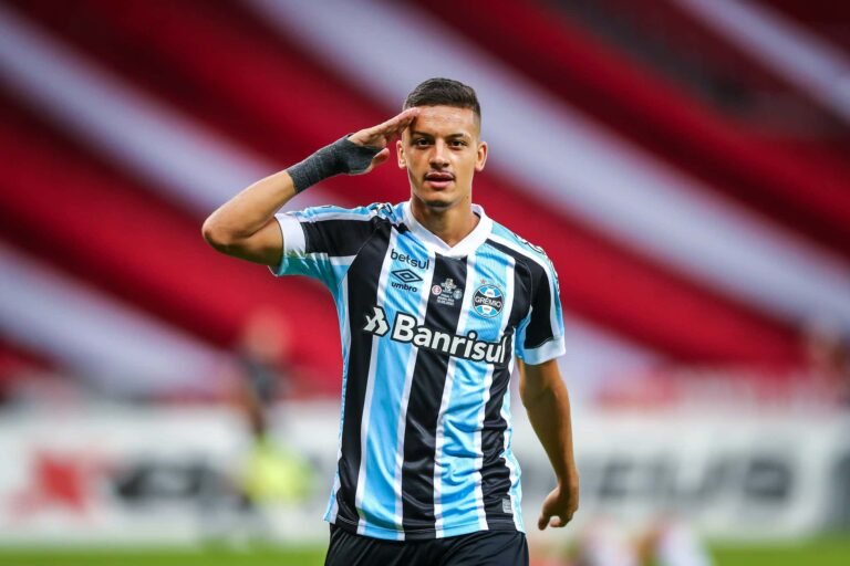 Ricardinho recebe propostas da Europa e deve ser emprestado pelo Grêmio