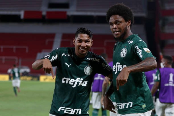 Dupla de ataque surge como opção no banco do Palmeiras