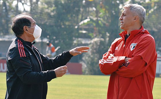 São Paulo ainda vê elenco carente em certas posições, mas não acredita em reforços nesta janela