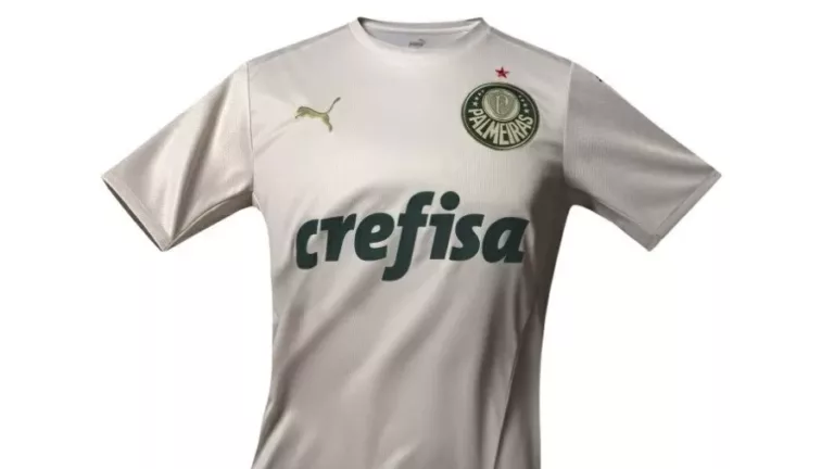 Palmeiras lança camisa em homenagem aos três títulos conquistados em 2020