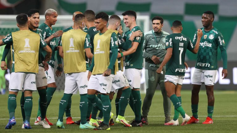 Garantido na semifinal da Libertadores, Palmeiras se concentra em recuperar liderança do Brasileirão