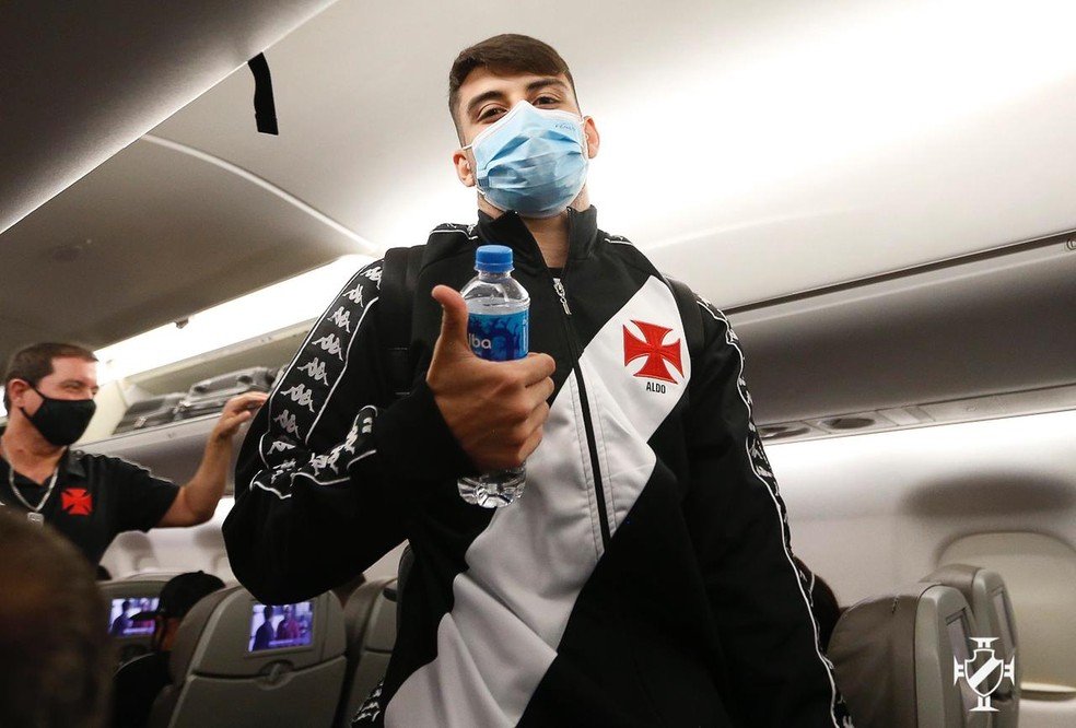 Ricardo Graça volta e fica à disposição de Lisca