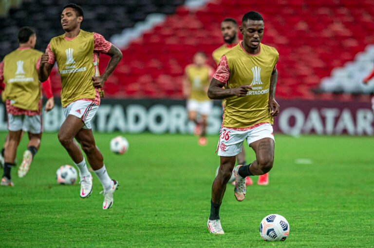 Flamengo recusa proposta do Porto por Ramon