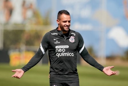 Sylvinho define Renato Augusto ainda no banco, veja relacionados