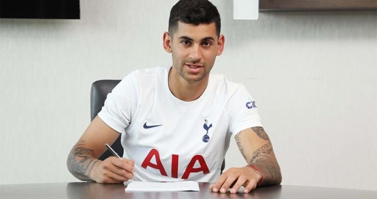 Oficial: Tottenham anuncia contratação de Romero