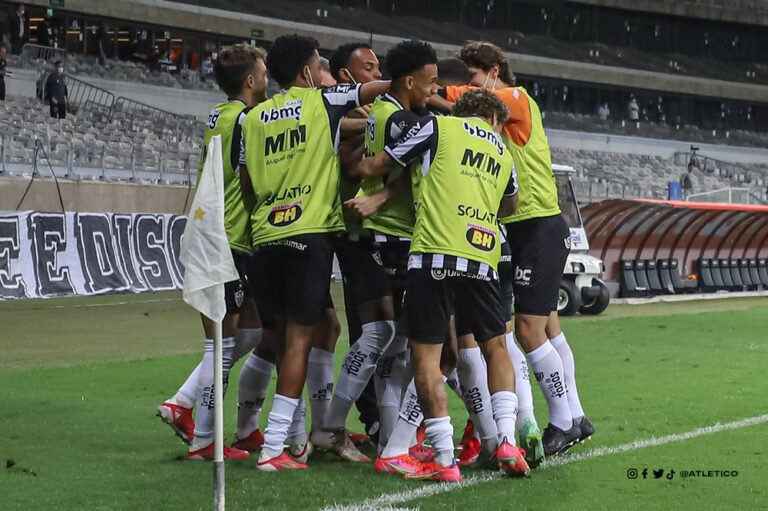 Atlético-MG abre vantagem na liderança e se prepara para enfrentar River