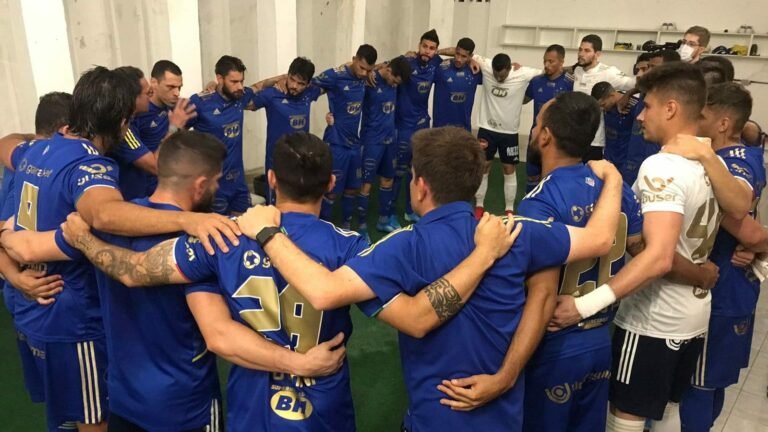 Com boa vantagem para Z-4, Cruzeiro pode sonhar em escalar tabela