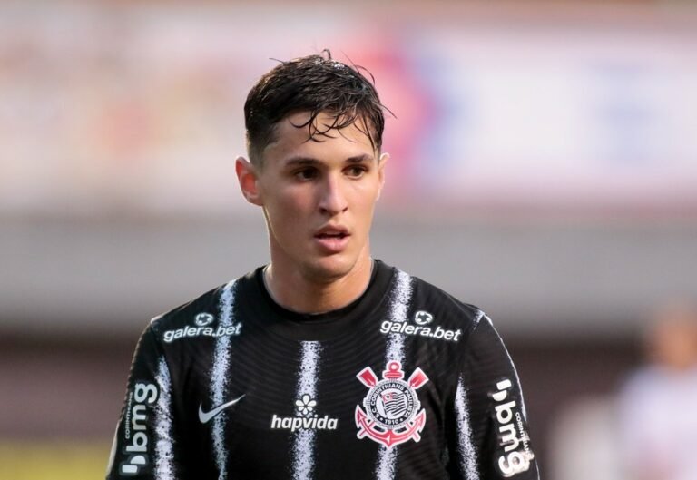 Corinthians fica próximo de negociar Mateus Vital com Panathinaikos