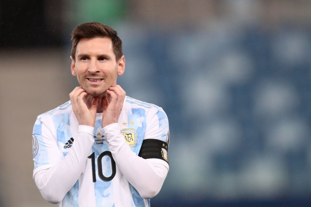 Messi não tem pressa para decidir seu futuro, diz jornalista do L’Équipe