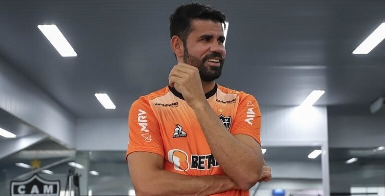 Cuca quer ter Diego Costa titular contra o Palmeiras na Libertadores em setembro