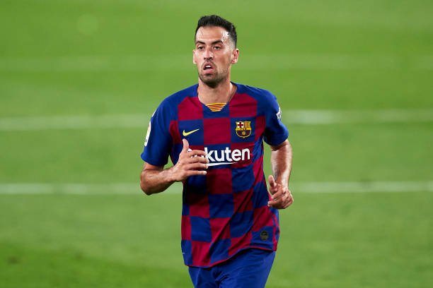 Sergio Busquets aceita reduzir seu salário em 25%