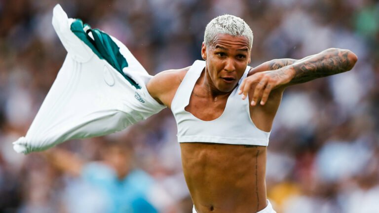 Rayo Vallecano demonstra interesse no atacante Deyverson