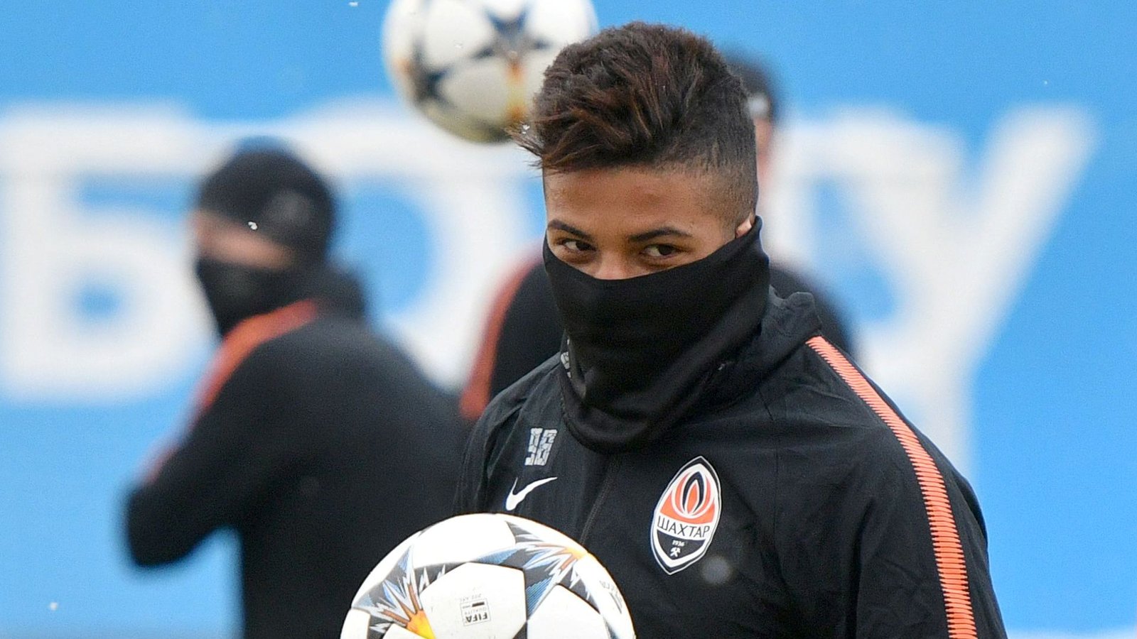 Shakhtar recusa proposta do Bayern de Munique pelo lateral-direito Dodô