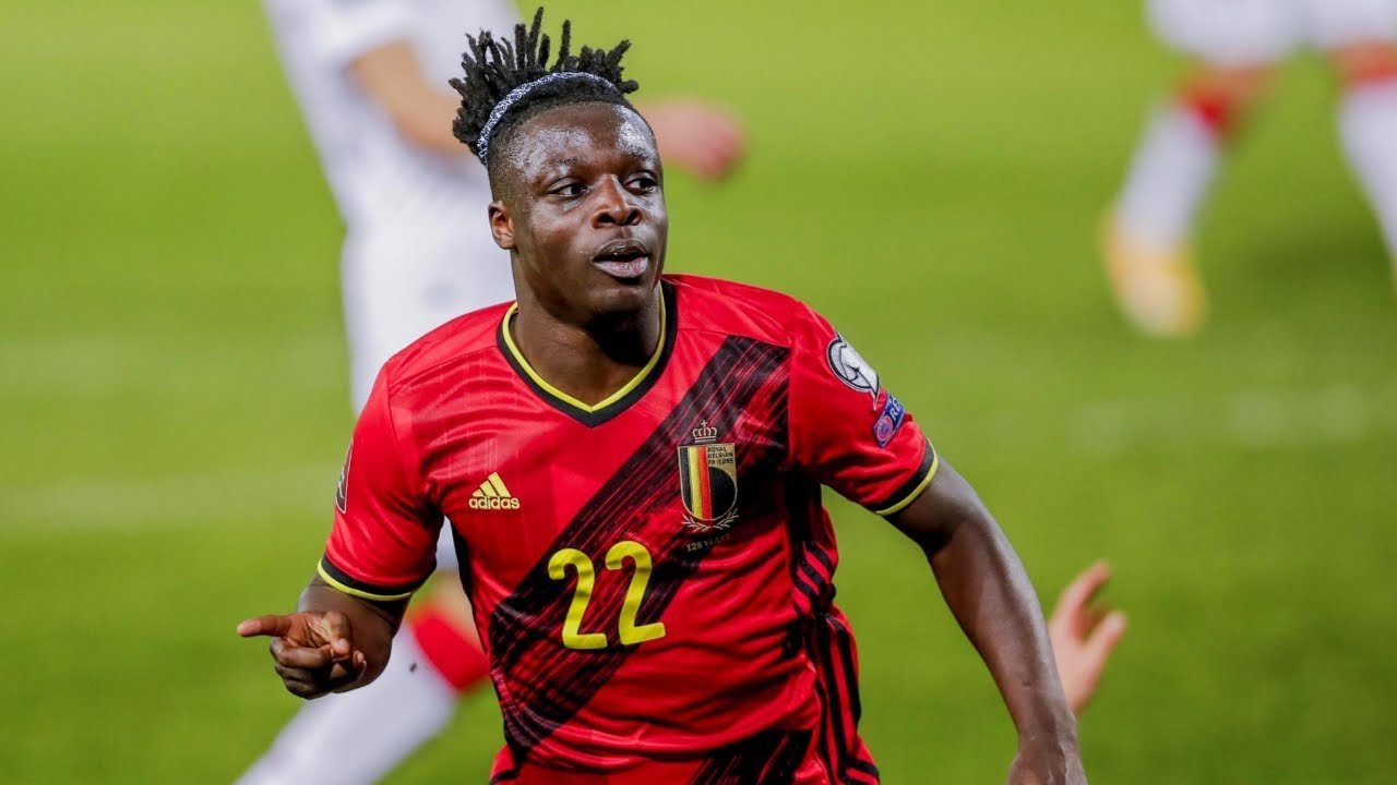 Liverpool está interessado na contratação do atacante belga Jérémy Doku