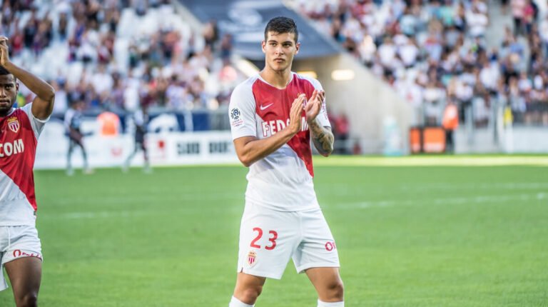 Milan acerta a contratação de atacante que atua no Monaco