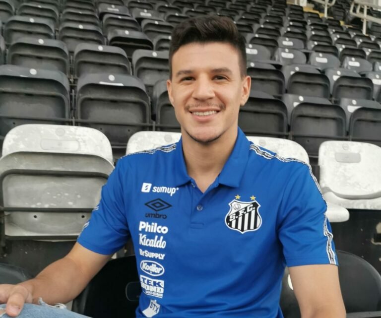 Augusto Galván aparece no BID e pode estrear pelo Santos contra o Internacional
