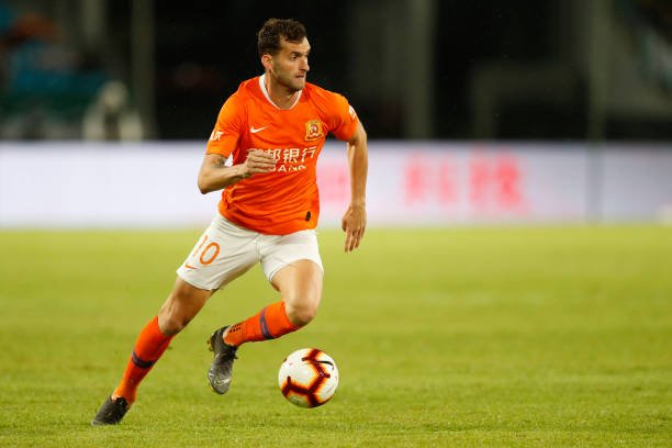 Internacional está contratando Léo Baptistão, diz jornalista