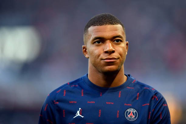 Mbappé vai pedir reunião ao PSG para ser negociado com o Real Madrid
