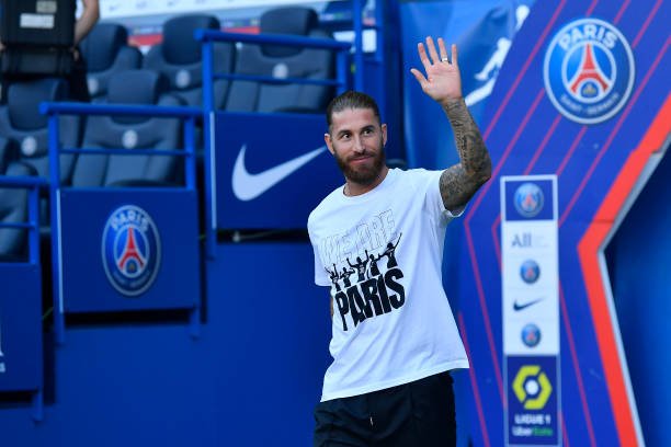 Comportamento de Sergio Ramos gera desconforto no PSG, revela rádio