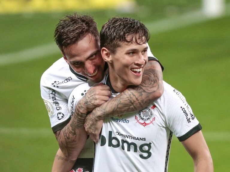 Corinthians já aceita negociar Mateus Vital para Europa por empréstimo