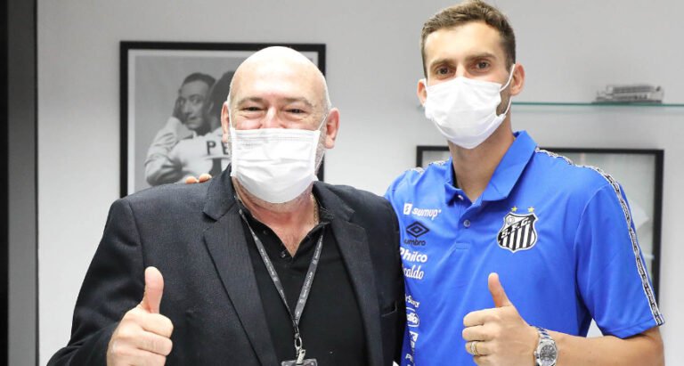 Presidente do Santos comemora contratação de Léo Baptistão: “Jogador de qualidade”