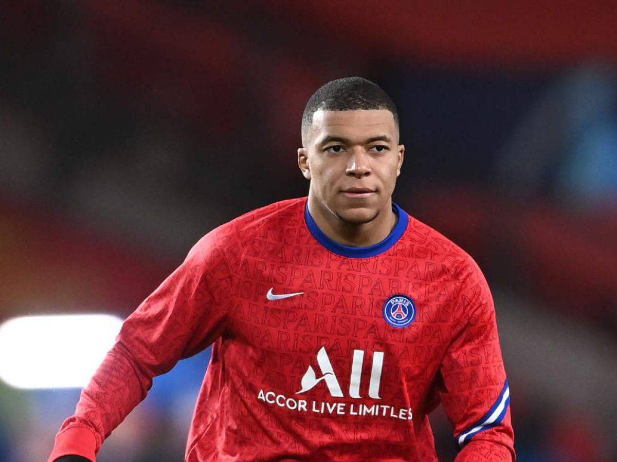 Real Madrid faz oferta de 200 milhões de euros ao PSG por Mbappé
