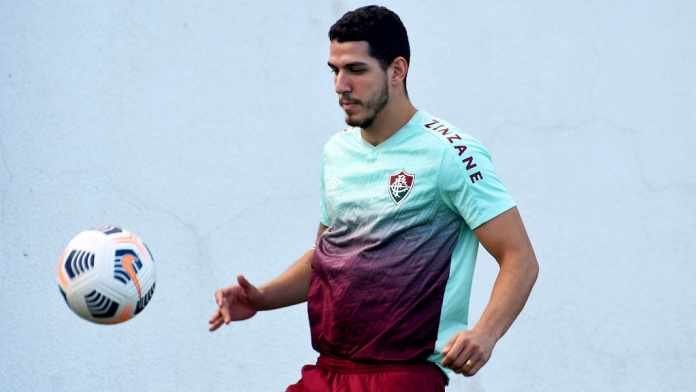 De volta! Nino se reapresenta no Fluminense e treina com foco no Barcelona de Guayaquil