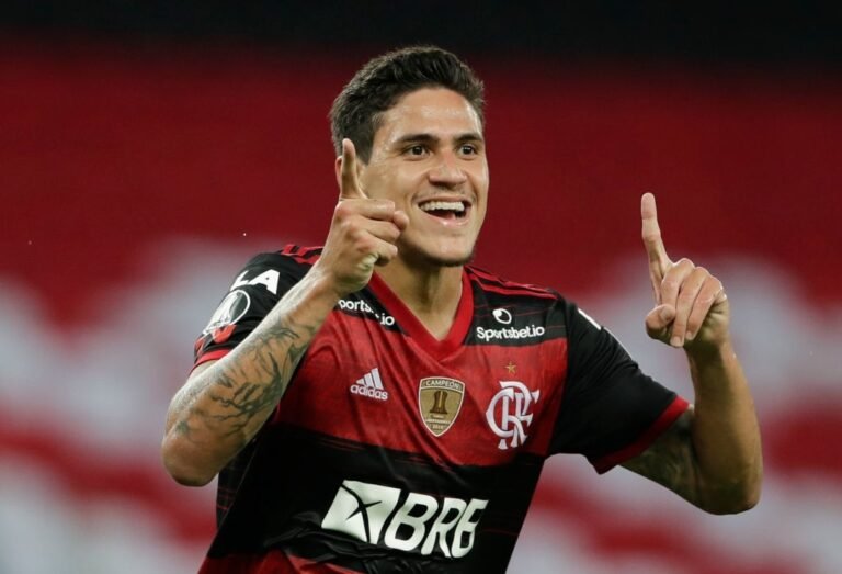 Flamengo divulga lesão do atacante Pedro