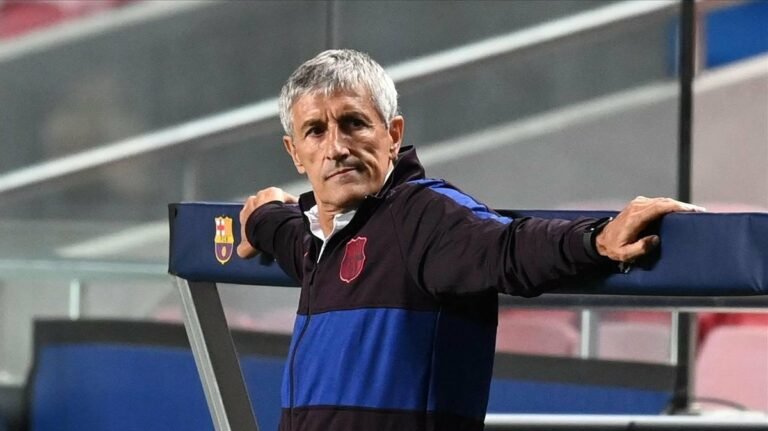 Setién comenta sobre vestiário do Barcelona: ‘Não vi em 40 anos de futebol’