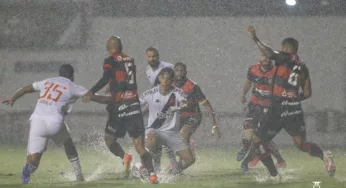 Vasco vence o Vitória e Lisca exalta os pontos com temporal e sofrimento fora de casa