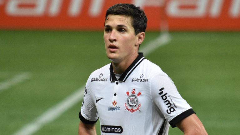 Corinthians aceita emprestar Mateus Vital para futebol europeu