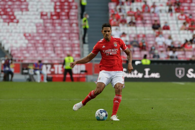 Lucas Veríssimo eleito melhor defensor de agosto no Campeonato Português