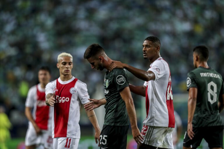 Com poker de Haller, Sporting é goleado em casa pelo Ajax