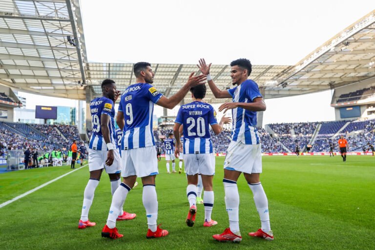 Porto goleia Moreirense e aproxima-se da liderança do Campeonato Português