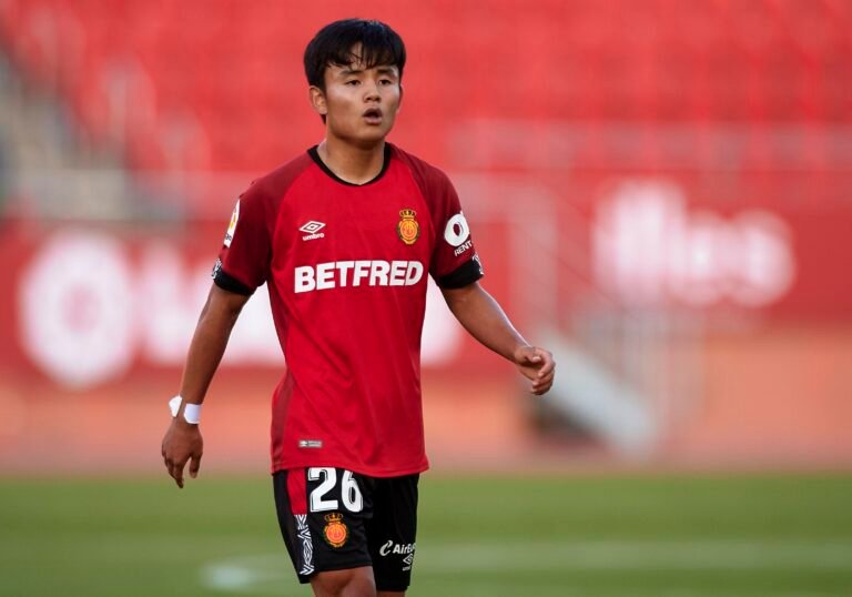 Real Madrid negocia renovação de contrato com o atacante japonês