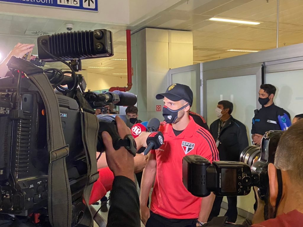 Calleri desembarca no Brasil para sua segunda passagem pelo São Paulo
