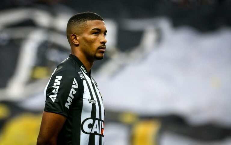 Ex-Atlético-MG entra no radar de Manchester United e Liverpool
