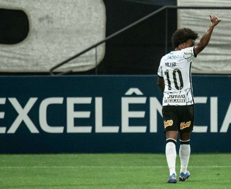 Willian reestreia pelo Corinthians e diz: “Preciso de ritmo”