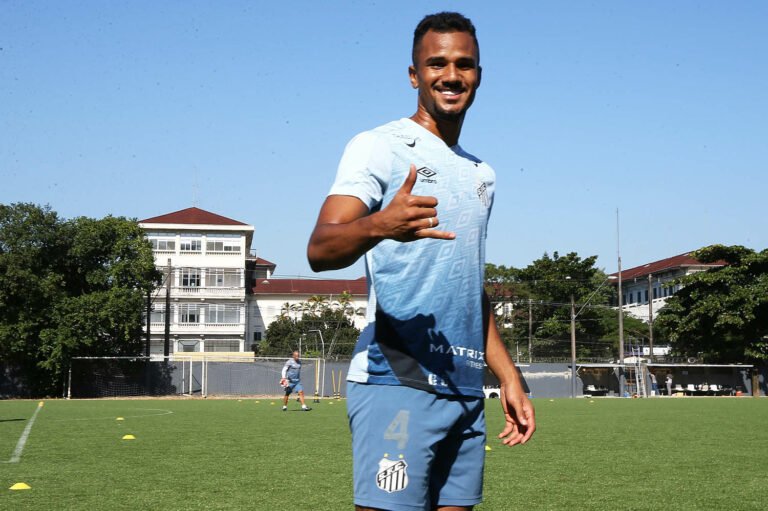 Menino da Vila, Derick pode ser a novidade do Santos contra o Athletico, pela Copa do Brasil